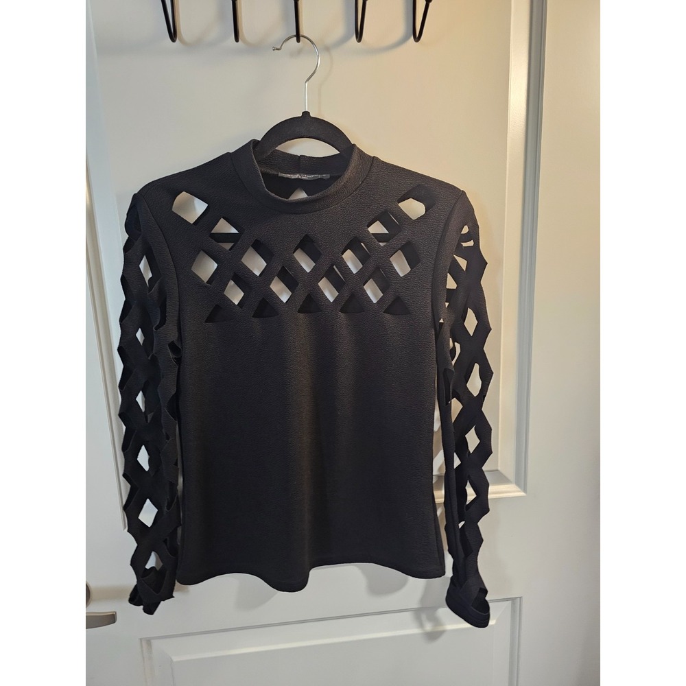 knapp Studio small black long sleeve sith unique curouts